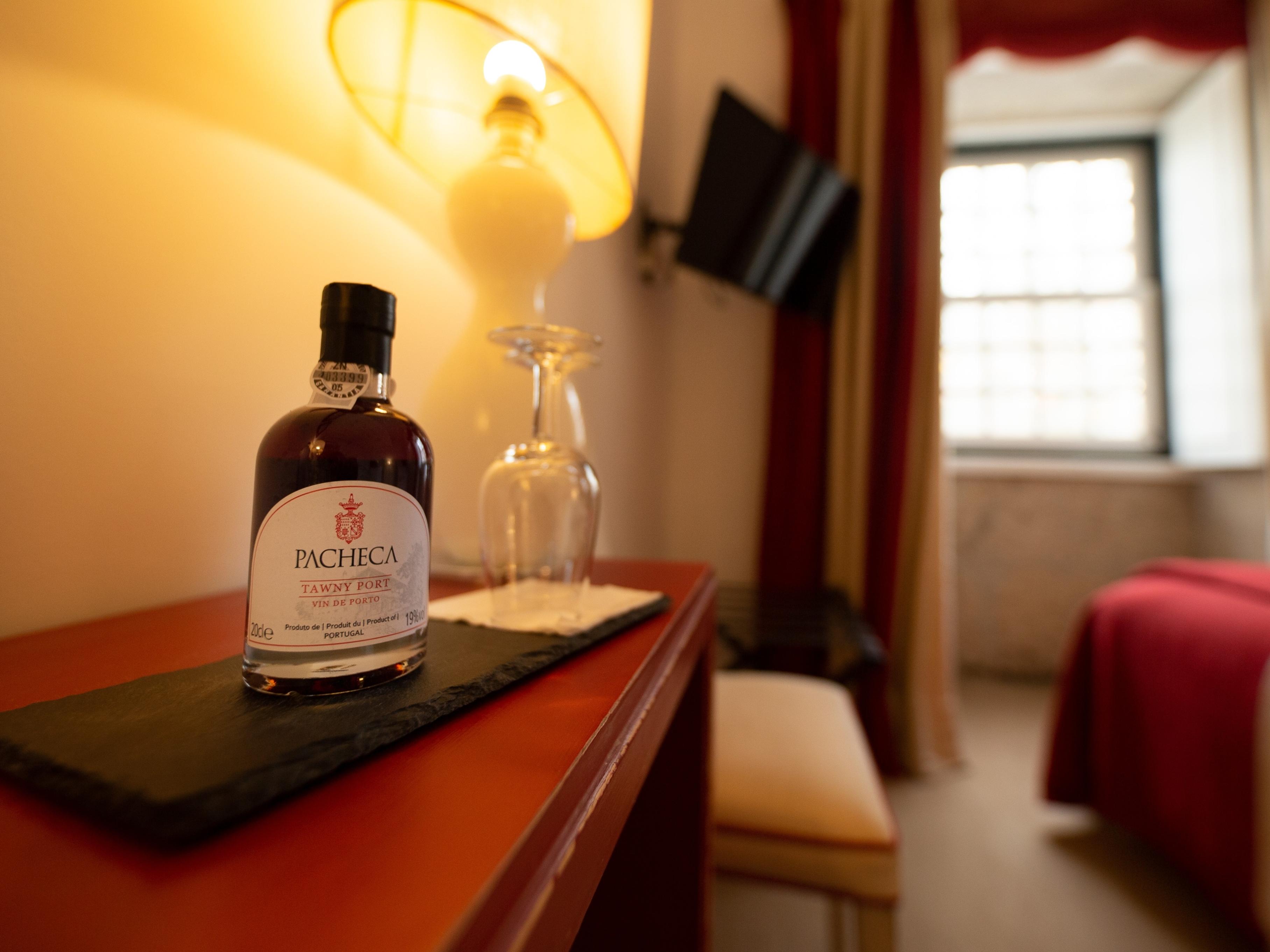 Pacheca The Wine House Hotel E Spa - Quinta Da Pacheca Ламего Екстериор снимка A bottle of port wine